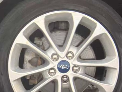 Used 2019 Ford Fusion SE image 23