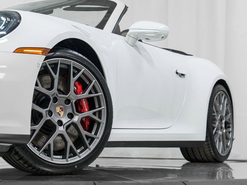 New 2026 Porsche 911 Carrera 4S image 31