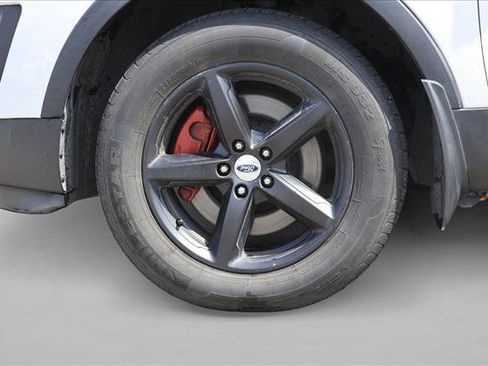 Used 2016 Ford Explorer XLT w/ Equipment Group 202A AWD/4WD image 9