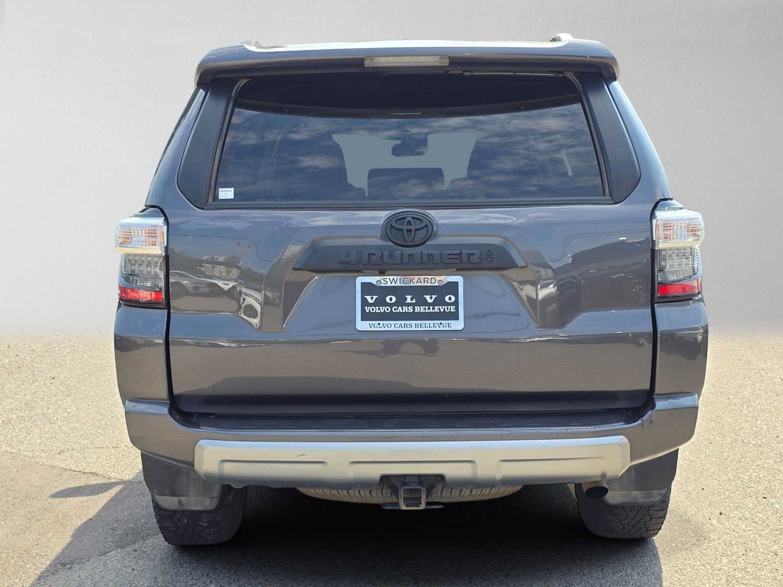 Used 2023 Toyota 4Runner TRD Off-Road Premium w/ Moonroof Package AWD/4WD image 4