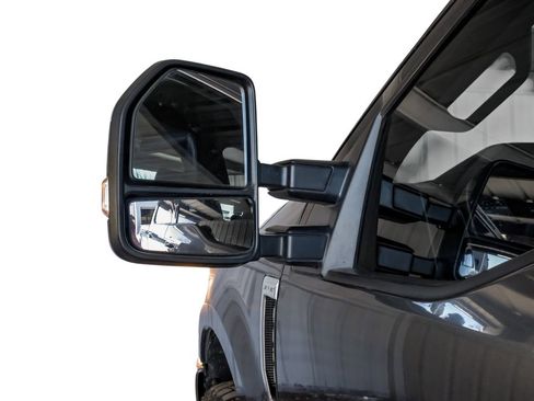 Used 2019 Ford F350 Lariat w/ Chrome Package image 38