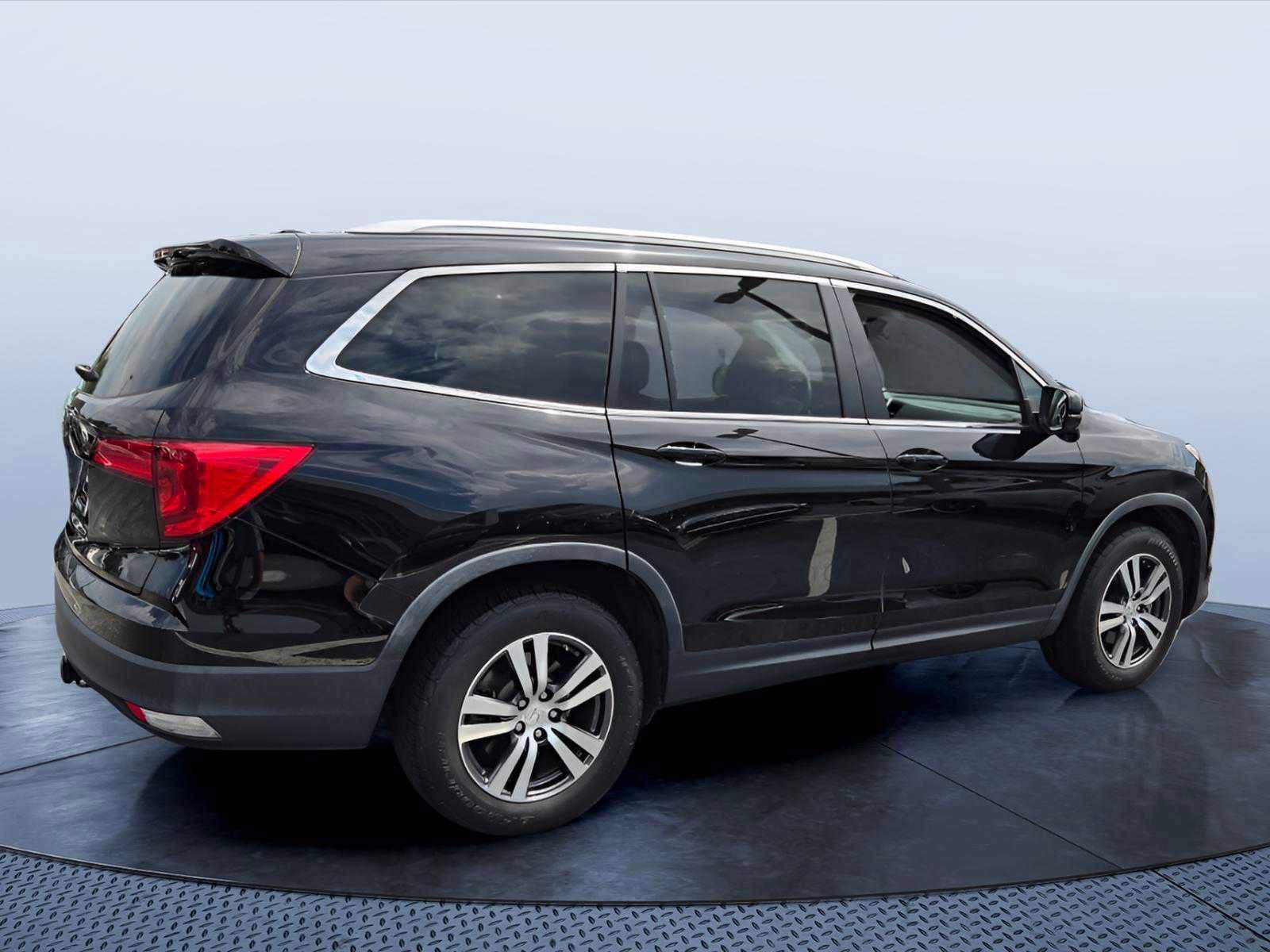 Used 2017 Honda Pilot EX-L image 3