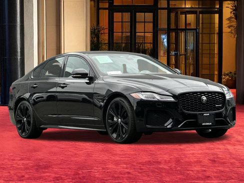 Used 2024 Jaguar XF R-Dynamic SE image 8