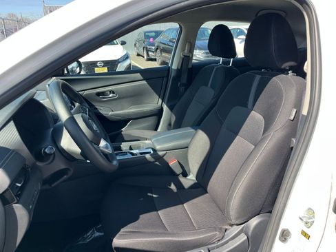 Used 2025 Nissan Sentra SV image 35