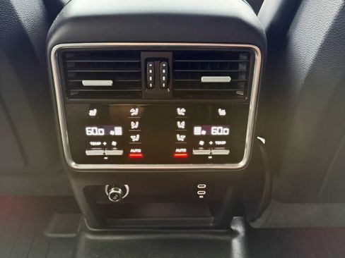 Used 2022 Porsche Cayenne Turbo AWD/4WD image 21