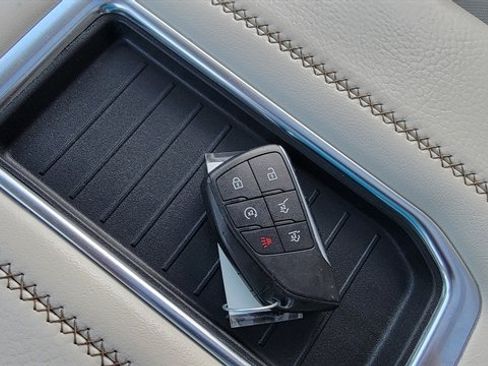 Used 2021 GMC Yukon XL Denali w/ Denali Premium Package image 38