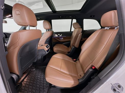 Used 2026 Mercedes-Benz GLS 450 4MATIC image 27