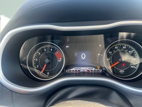 Used 2018 Jeep Cherokee Trailhawk AWD/4WD image 23