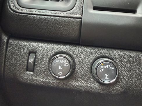 Used 2017 GMC Canyon SLE w/ SLE Convenience Package image 12