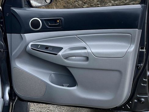 Used 2013 Toyota Tacoma 4x4 Double Cab w/ SR5 Pkg image 23