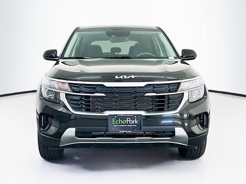 Used 2026 Kia Seltos LX AWD/4WD image 2
