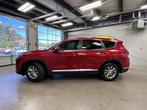 Used 2020 Hyundai Santa Fe SE image 2