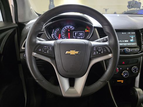 Used 2017 Chevrolet Trax LT w/ LT Convenience Package image 20