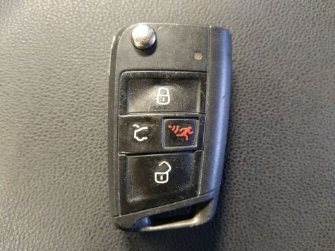 Used 2019 Volkswagen Jetta S w/ Driver Assistance Package FWD image 32