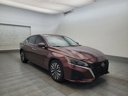 Used 2023 Nissan Altima 2.5 SV image 13