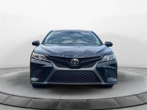 Used 2020 Toyota Camry SE image 8