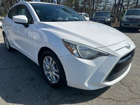 Used 2016 Scion iA image 4