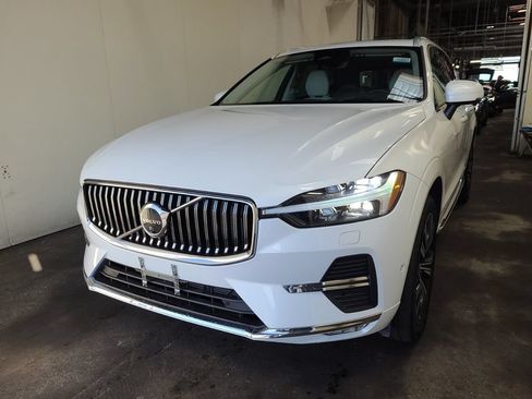 Used 2023 Volvo XC60 B5 Ultimate w/ Climate Package AWD/4WD image 1