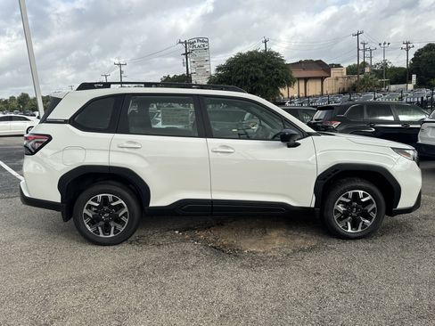 New 2026 Subaru Forester AWD/4WD image 2