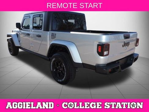 Used 2022 Jeep Gladiator Sport image 6
