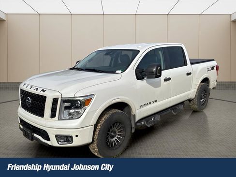 Used 2019 Nissan Titan PRO-4X w/ Pro-4x Convenience Package image 1