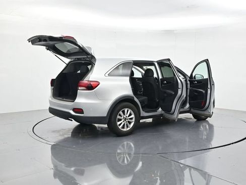 Used 2019 Kia Sorento L FWD image 50