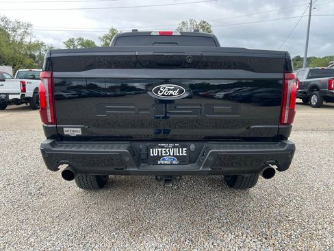 Used 2024 Ford F150 Lariat w/ FX4 Off-Road Package image 7