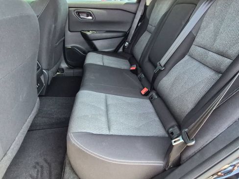 Used 2025 Nissan Rogue SV AWD/4WD image 18