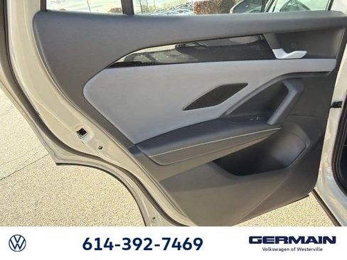 New 2026 Volkswagen Tiguan SE R-Line image 17