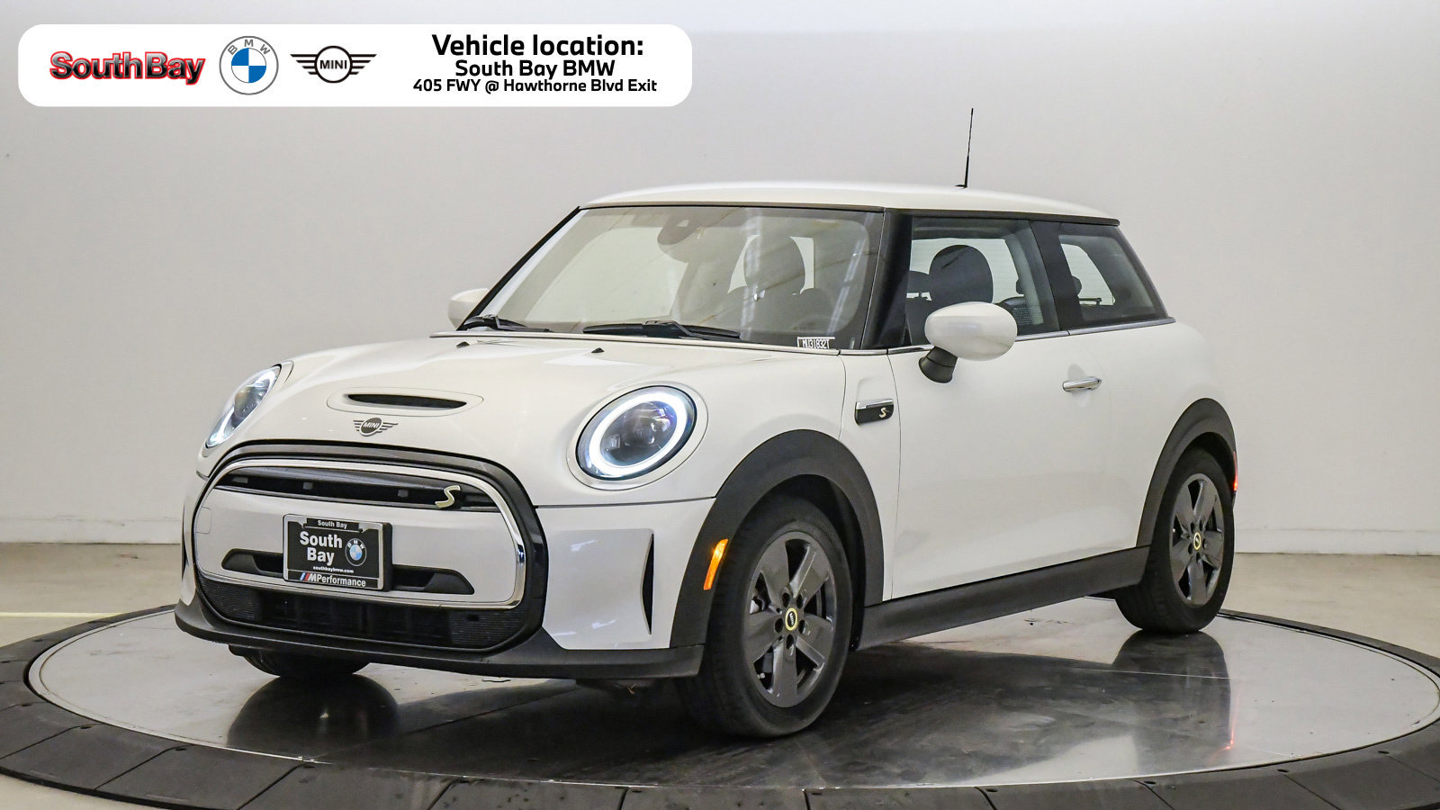 Used 2024 MINI Cooper SE FWD image 1