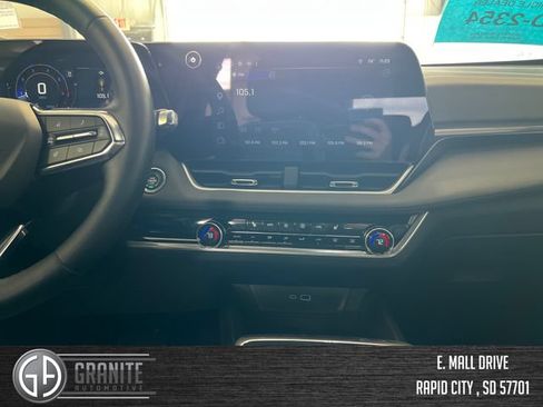 Used 2026 Chevrolet Equinox LT w/ Convenience Package II AWD/4WD image 17