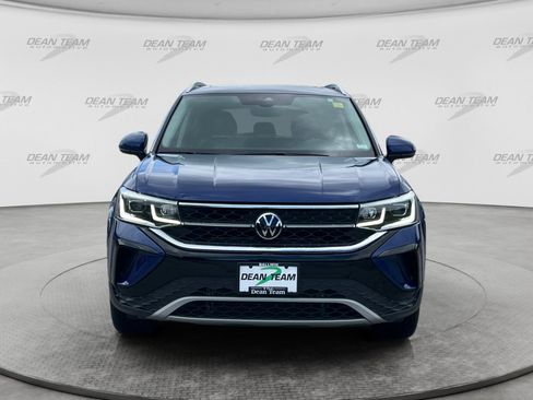 Used 2023 Volkswagen Taos SEL AWD/4WD image 2