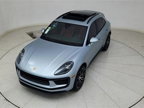 Used 2025 Porsche Macan image 76