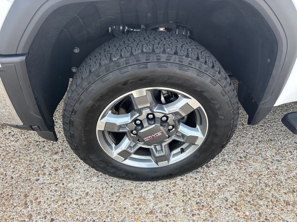 Certified 2025 GMC Sierra 2500 SLT w/ SLT Premium Package AWD/4WD image 33