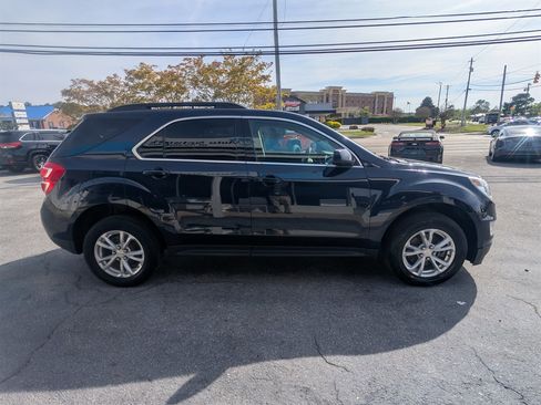 Used 2017 Chevrolet Equinox LT image 4