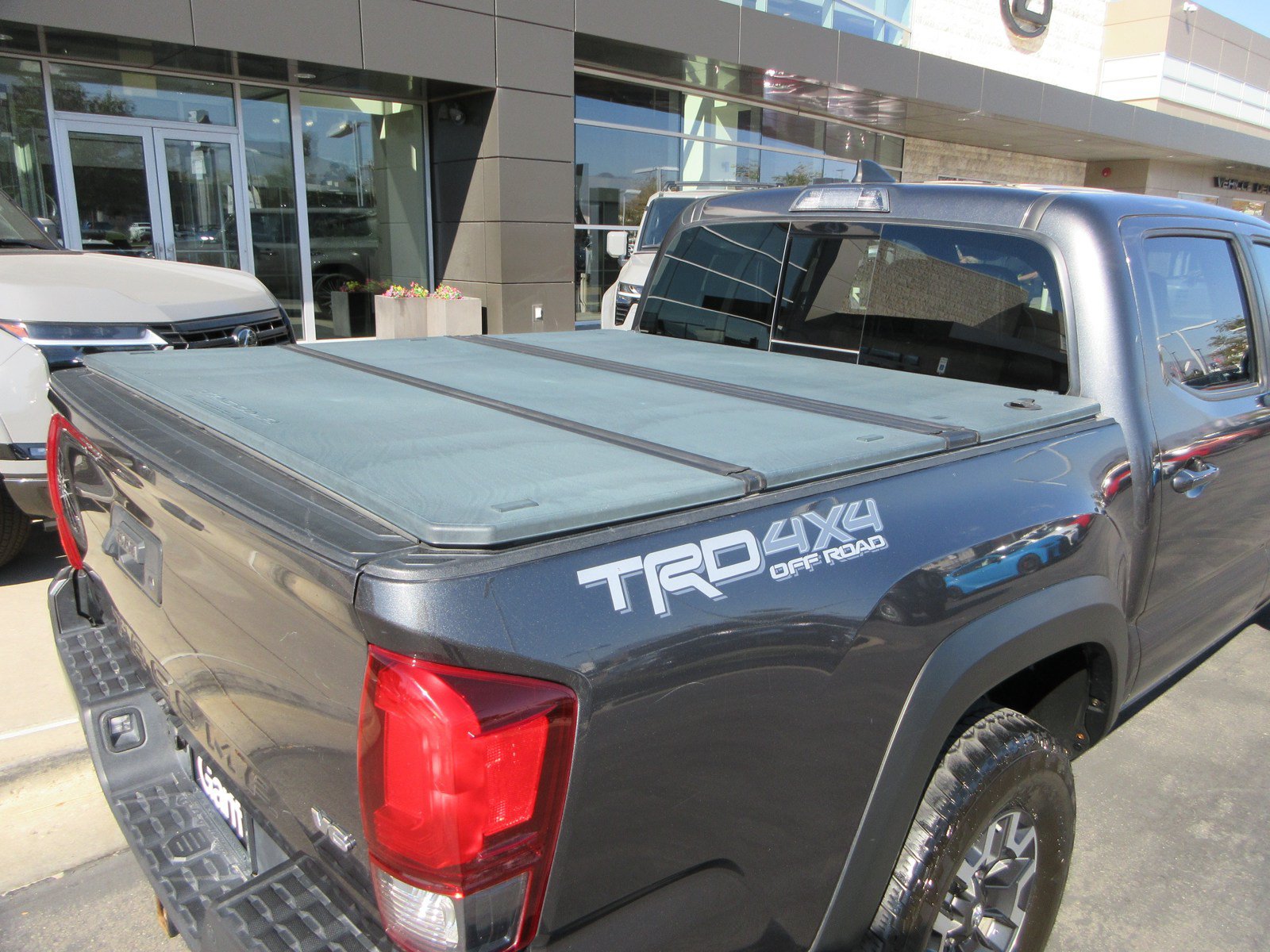 Used 2019 Toyota Tacoma TRD Off-Road AWD/4WD image 11