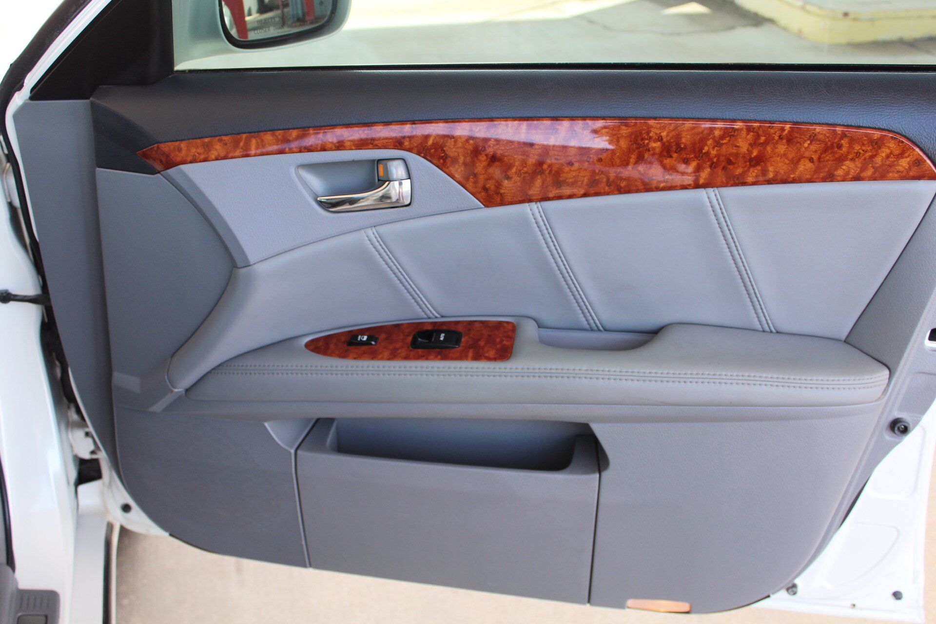 Used 2007 Toyota Avalon Limited FWD image 18