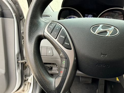 Used 2013 Hyundai Elantra GLS w/ Preferred Pkg FWD image 12