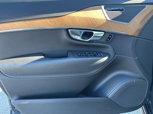 Certified 2025 Volvo XC90 B6 Plus image 18