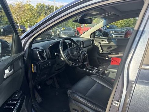 Used 2018 Kia Sportage EX w/ EX Technology Package FWD image 4