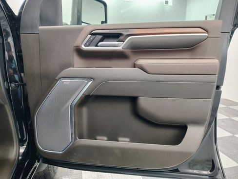 Used 2025 GMC Sierra 2500 Denali w/ Denali Reserve Package image 36