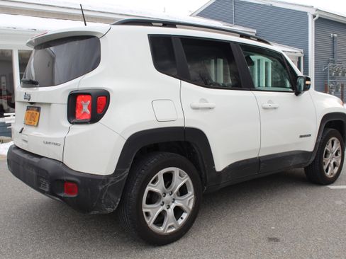 Certified 2022 Jeep Renegade Limited image 8