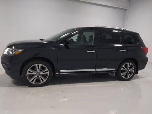 Used 2020 Nissan Pathfinder Platinum AWD/4WD image 2