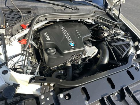 Used 2017 BMW X3 sDrive28i image 9