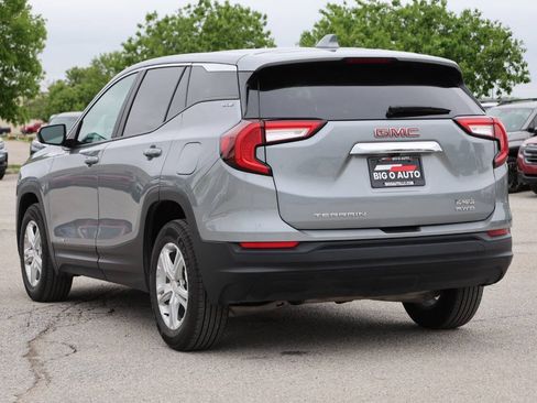 Used 2024 GMC Terrain SLE AWD/4WD image 11