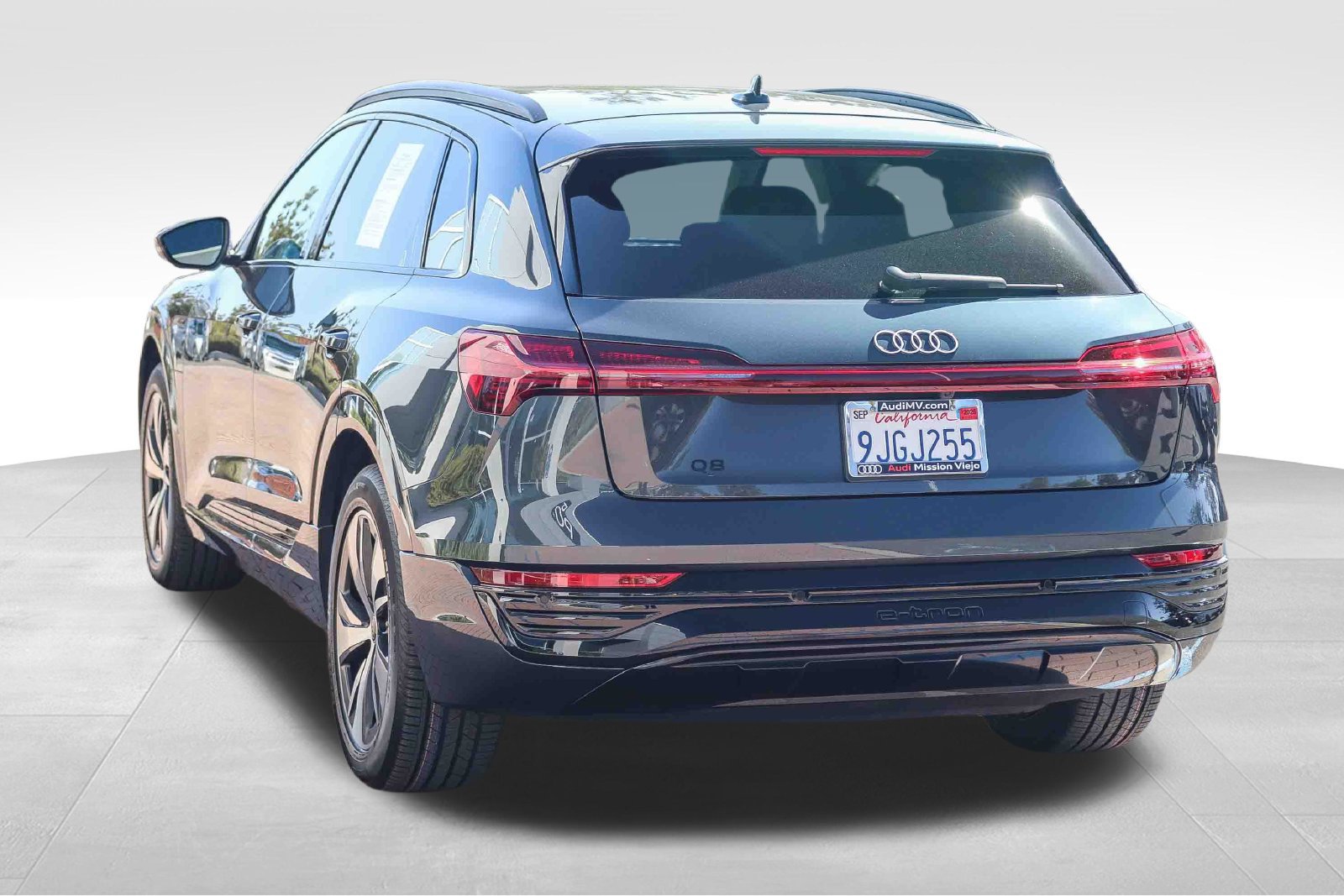 Used 2024 Audi Q8 e-tron Premium Plus AWD/4WD image 5