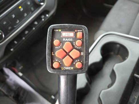 Used 2018 GMC Sierra 3500 SLE w/ SLE Preferred Package image 11