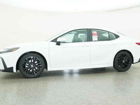 New 2026 Toyota Camry SE image 28