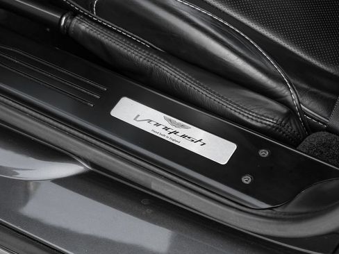 Used 2016 Aston Martin Vanquish Coupe RWD image 39
