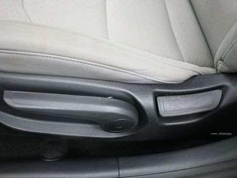 Used 2019 Hyundai Elantra SEL image 21